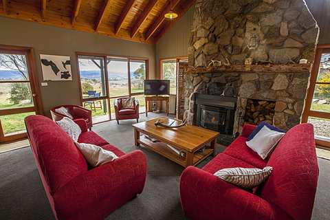 Eagles Range - Yamba Accommodation 4