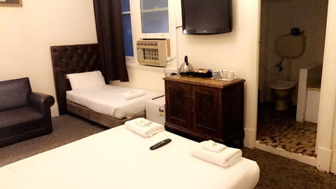 Ambassadors Hotel - Yamba Accommodation 24