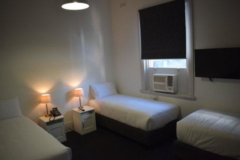 Ambassadors Hotel - Yamba Accommodation 17