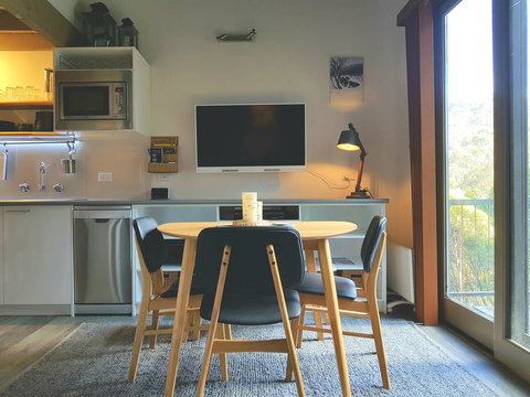 CHILL-OUT - Thredbo - Yamba Accommodation 6