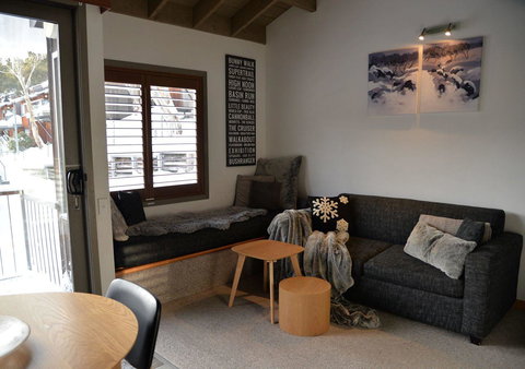 CHILL-OUT - Thredbo - Yamba Accommodation 1