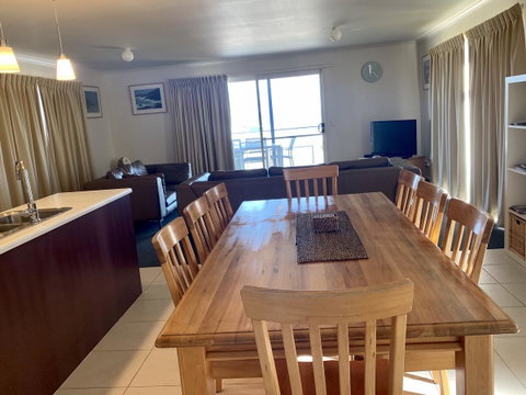Bayview Beach House Apartment No 1 - Yamba Accommodation 2