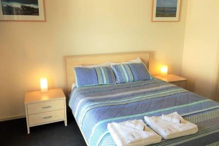 Bayview Beach House Apartment No 1 - Yamba Accommodation 6