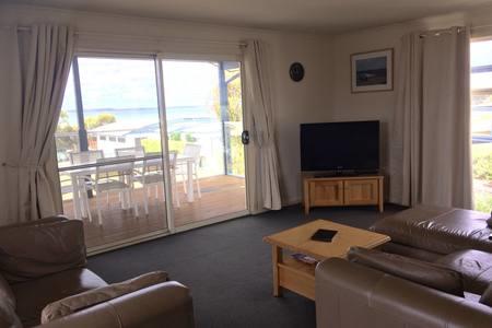 Bayview Beach House Apartment No 1 - Yamba Accommodation 10