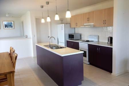 Bayview Beach House Apartment No 1 - Yamba Accommodation 3