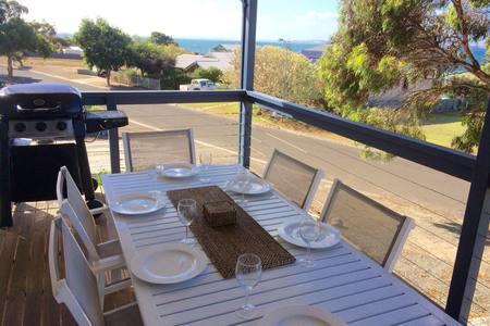 Bayview Beach House Apartment No 1 - Yamba Accommodation 5