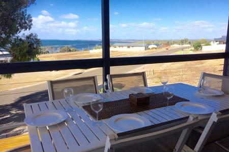 Bayview Beach House Apartment No 1 - Yamba Accommodation 1