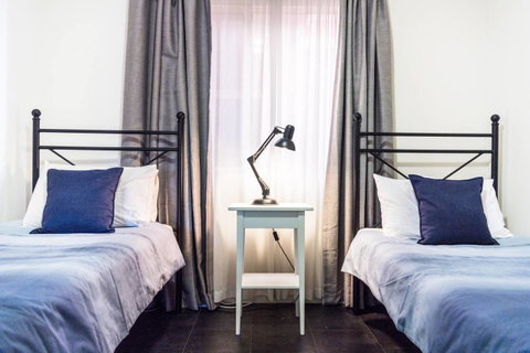 Executive 3 Bedroom Apartment + Internet + Parking - Yamba Accommodation 32