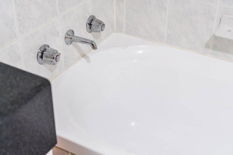 Executive 3 Bedroom Apartment + Internet + Parking - Yamba Accommodation 37