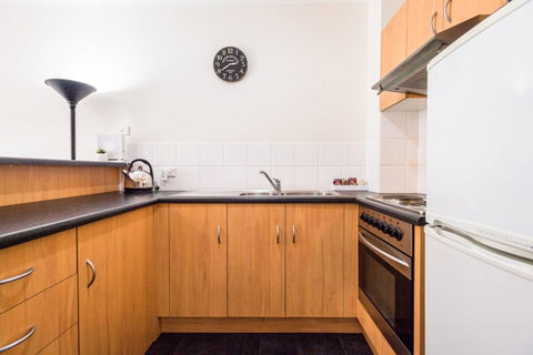 Executive 3 Bedroom Apartment + Internet + Parking - Yamba Accommodation 29