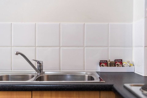 Executive 3 Bedroom Apartment + Internet + Parking - Yamba Accommodation 24