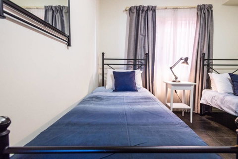 Executive 3 Bedroom Apartment + Internet + Parking - Yamba Accommodation 22