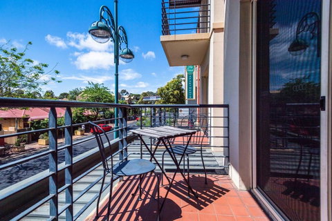 Executive 3 Bedroom Apartment + Internet + Parking - Yamba Accommodation 6