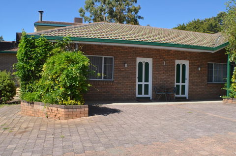 Deer Park Motor Inn Armidale - Yamba Accommodation 37