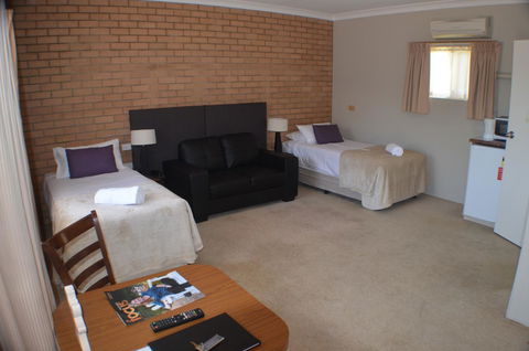Deer Park Motor Inn Armidale - Yamba Accommodation 11