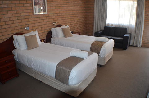 Deer Park Motor Inn Armidale - Yamba Accommodation 4