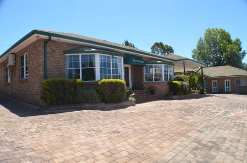 Deer Park Motor Inn Armidale - Yamba Accommodation 32