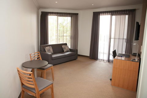 Mawson Lakes Hotel - Yamba Accommodation 38