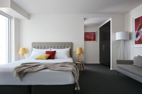 Art Series - The Watson - Yamba Accommodation 14