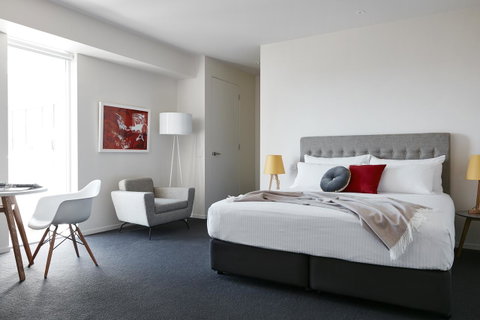Art Series - The Watson - Yamba Accommodation 13