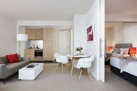 Art Series - The Watson - Yamba Accommodation 16