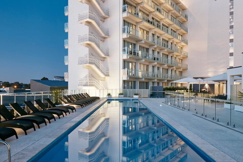 Art Series - The Watson - Yamba Accommodation 2