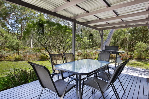 Wildwood I Pet Friendly I 5 Mins To Beach - Yamba Accommodation 0