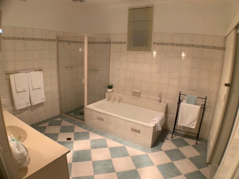 On Gilbert - Yamba Accommodation 9