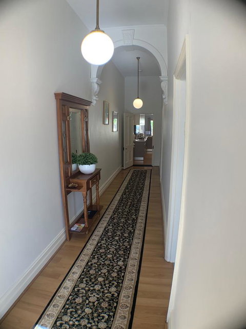 On Gilbert - Yamba Accommodation 0