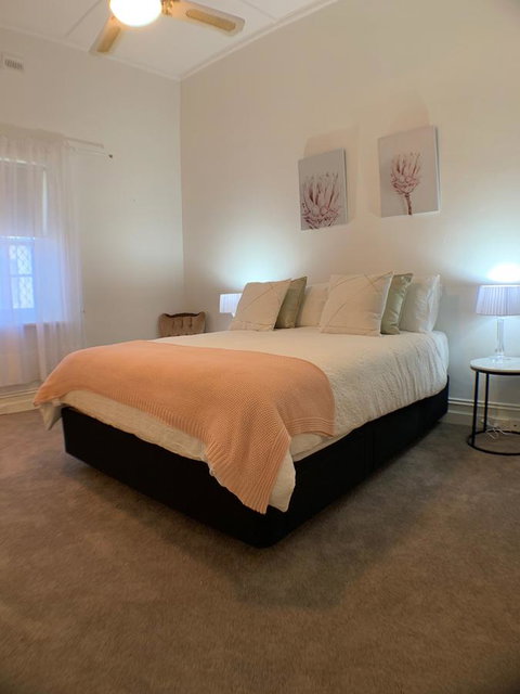 On Gilbert - Yamba Accommodation 7