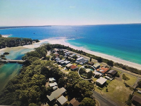 Arena Blanca Holiday Home - Yamba Accommodation 0