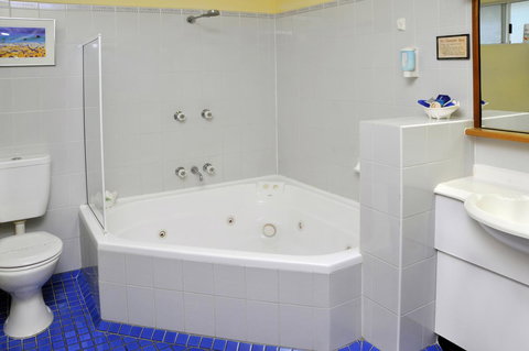 Aston Motel Yamba - Yamba Accommodation 8