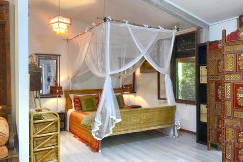 The Lotus Eater - Yamba Accommodation 0