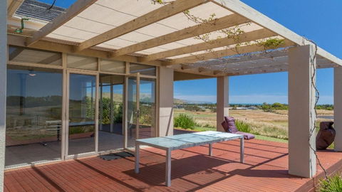 Golfers Paradise (18th Tee) - 52 Huntingdale Drive - Yamba Accommodation 5