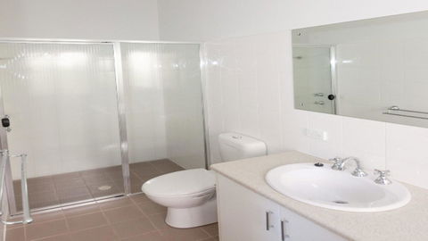 Golfers Paradise (18th Tee) - 52 Huntingdale Drive - Yamba Accommodation 2