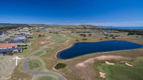 Golfers Paradise (18th Tee) - 52 Huntingdale Drive - Yamba Accommodation 7