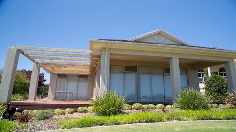 Golfers Paradise (18th Tee) - 52 Huntingdale Drive - Yamba Accommodation 16