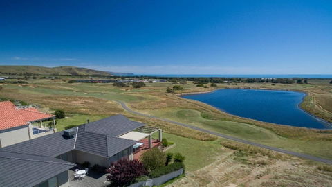 Golfers Paradise (18th Tee) - 52 Huntingdale Drive - Yamba Accommodation 0