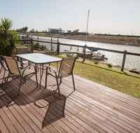 Waterfront on Jefferson at Wellington Marina SA - Yamba Accommodation