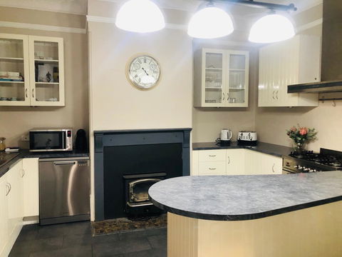 Belmore Cottage - Yamba Accommodation 6