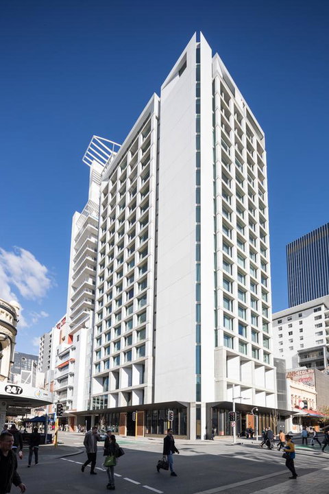 QT Perth - Yamba Accommodation 7