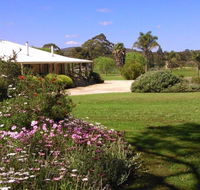 Rayanne Homestead - Yamba Accommodation