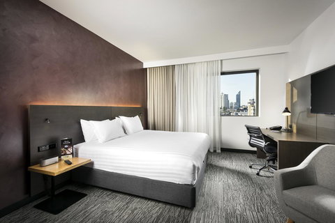 Holiday Inn West Perth, An IHG Hotel - Yamba Accommodation 11