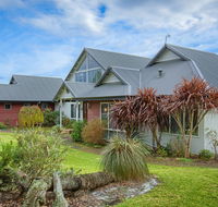 Glenelg on King Bed  Breakfast - Yamba Accommodation
