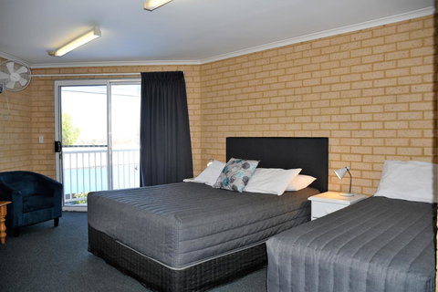 Kalbarri Seafront Villas - Yamba Accommodation 11