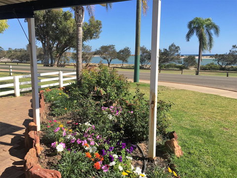 Kalbarri Seafront Villas - Yamba Accommodation 10