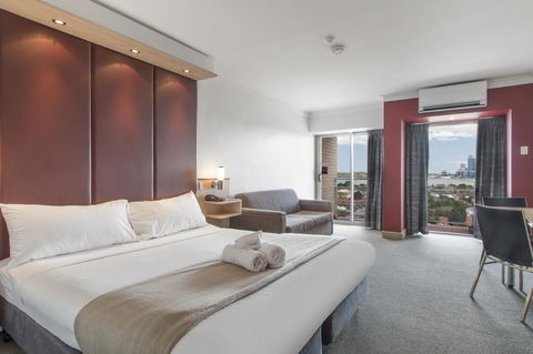 Metro Hotel Perth - Yamba Accommodation 0