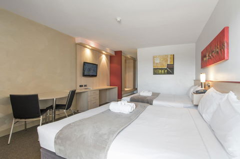 Metro Hotel Perth - Yamba Accommodation 24