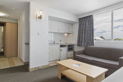 Metro Hotel Perth - Yamba Accommodation 26