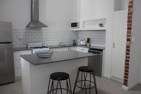 Captain\'s Heritage Cottage - Central Fremantle 2 Bedroom Historic Cottage - Yamba Accommodation 5